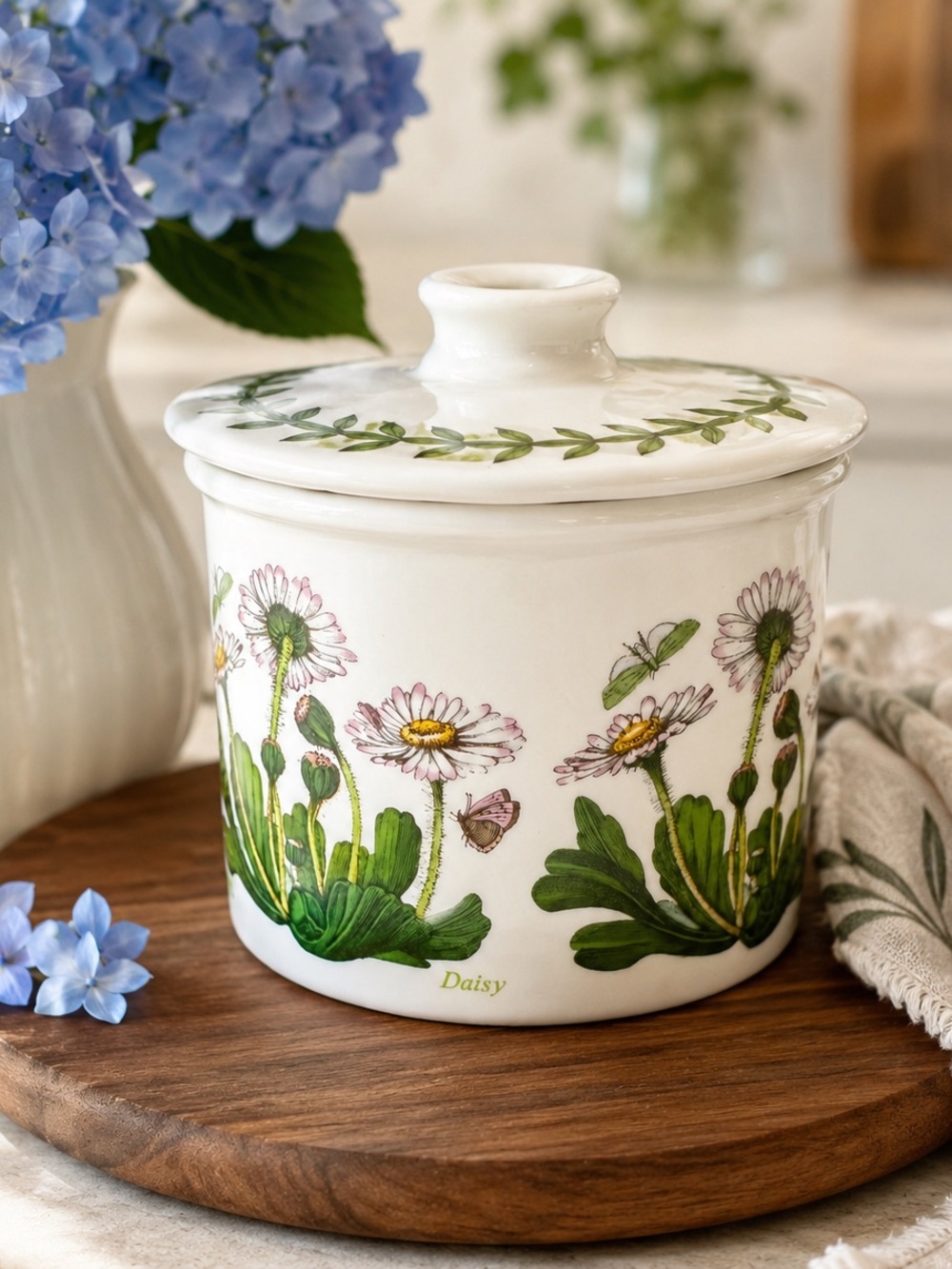 Portmeirion Botanic Garden Daisy Bellis Perennis Lidded Canister England